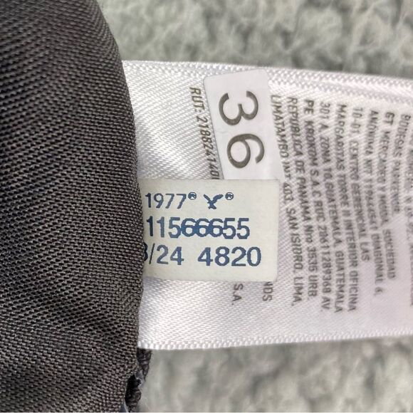 American Eagle Women's Strigid High-Waisted Stretch Mom Jean  | Size: 2 Regular - Picture 13 of 15